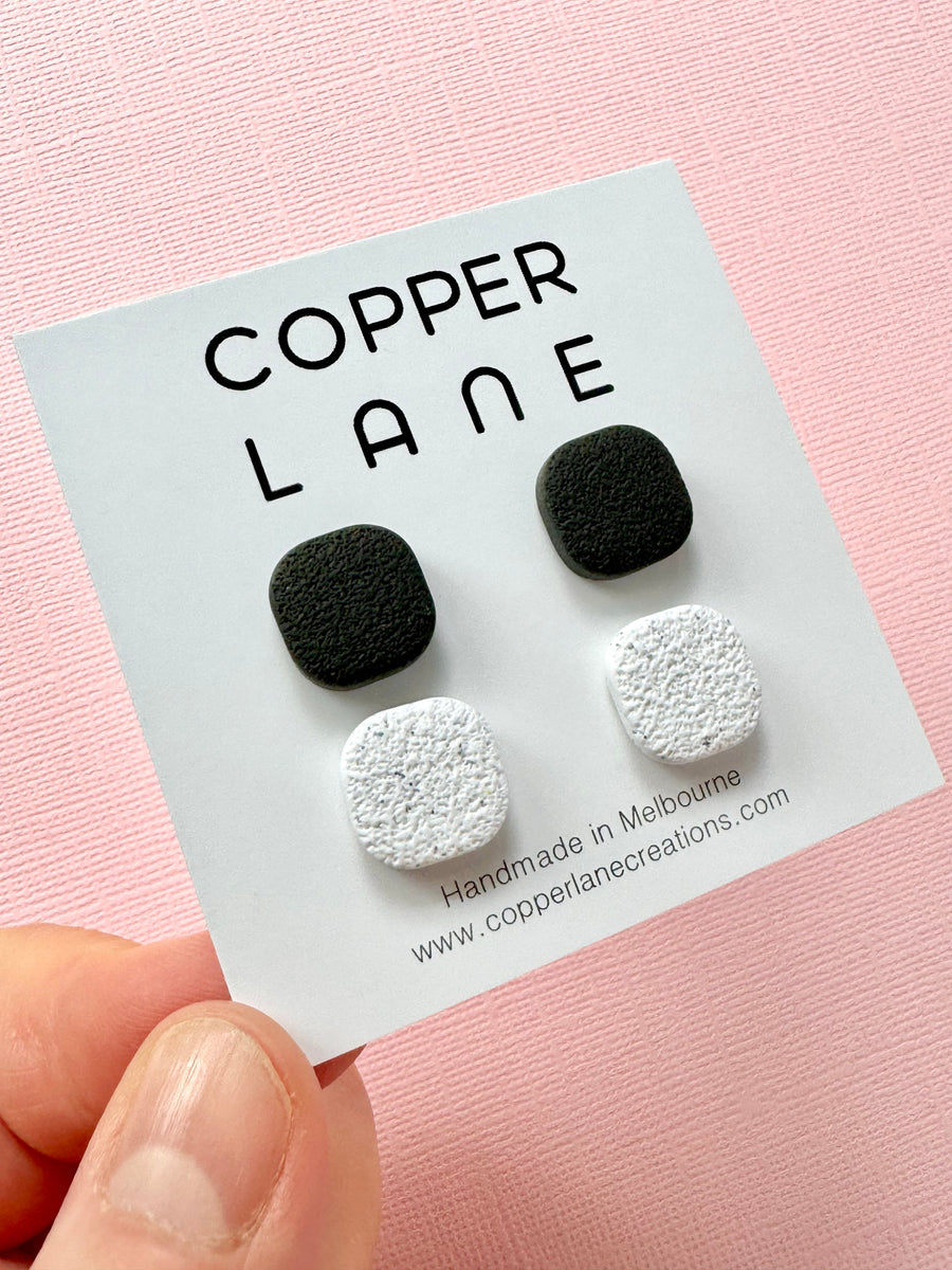 Stone Look Earring Stud 2 Pack - Black and Speckled White