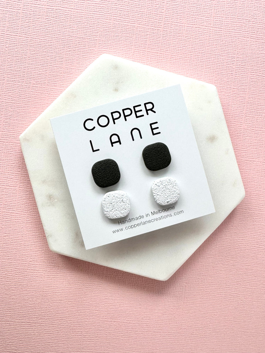 Stone Look Earring Stud 2 Pack - Black and Speckled White